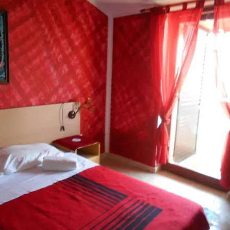 Pensión Triple 13591d 3*